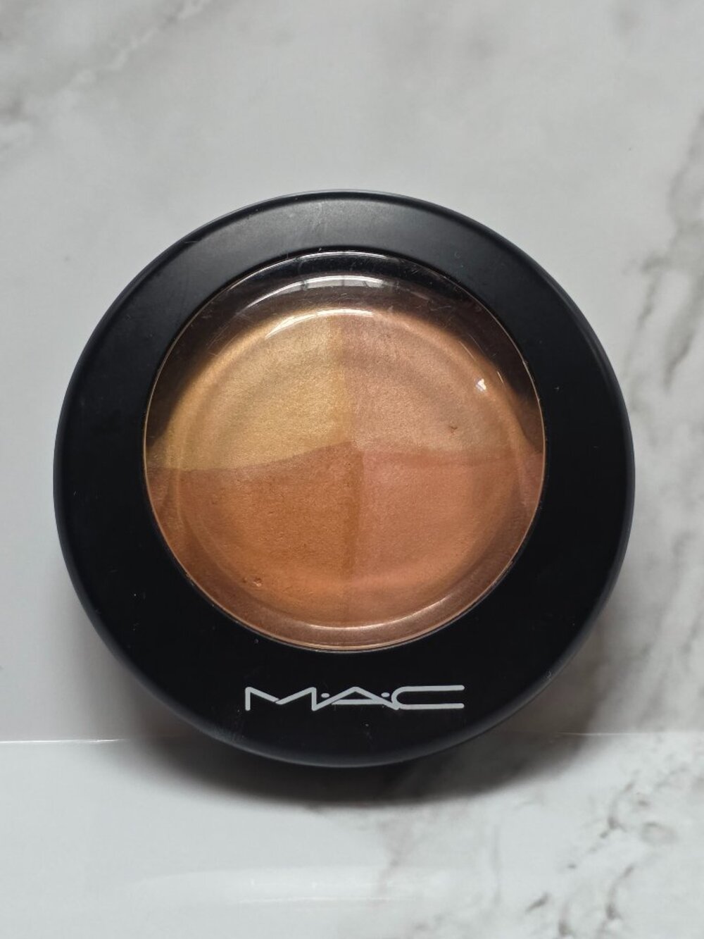 MAC FAINTLY FABULOUS Mineralize Skinfinish Natural (0.28 oz.)